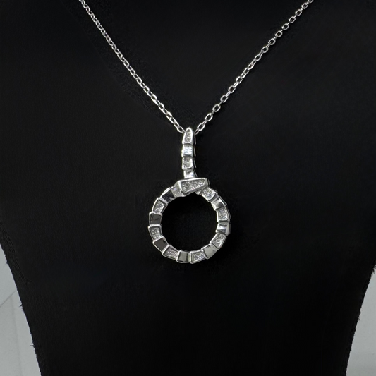 Bvlgari Luxe Pendant Necklace