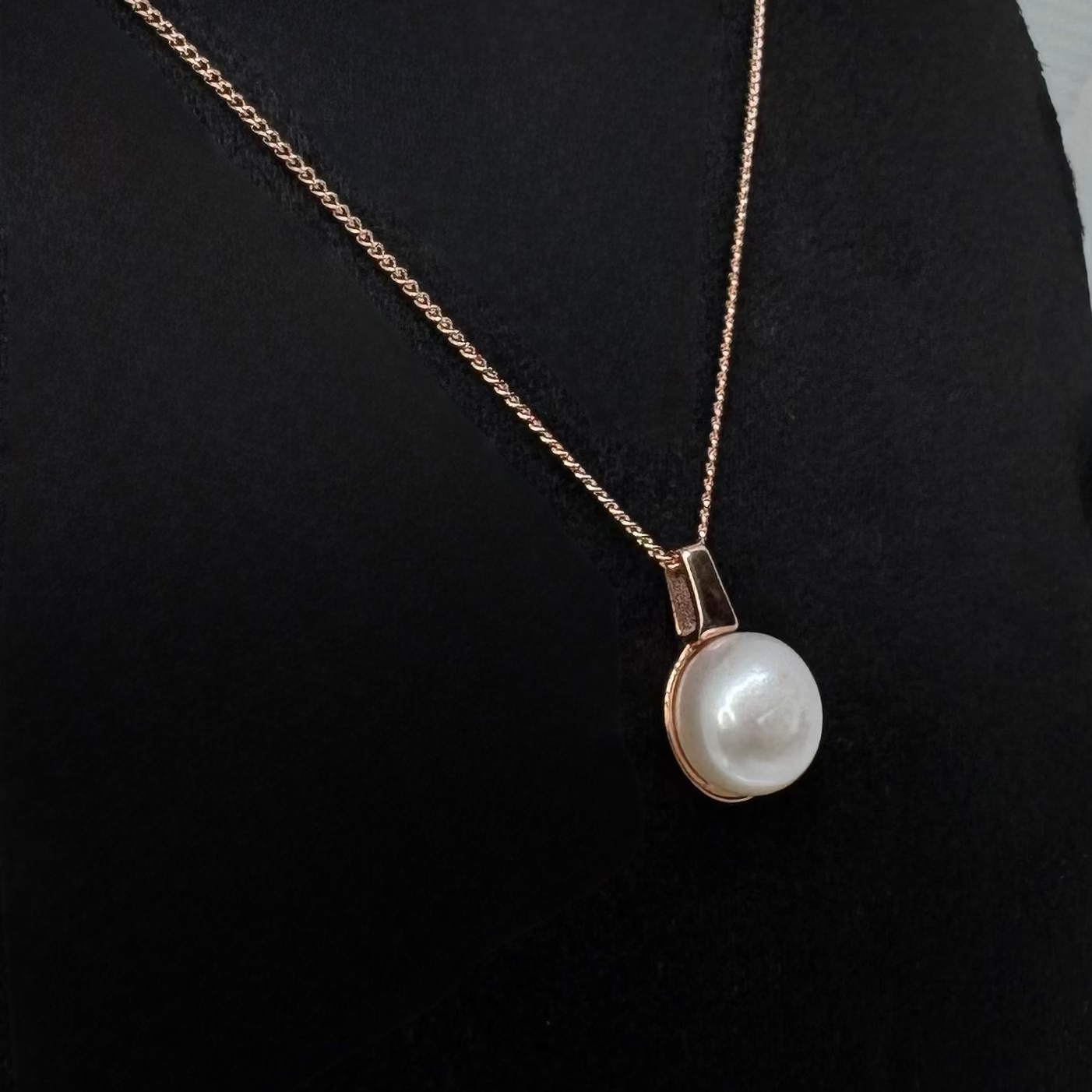 Pearl Rose gold pendent