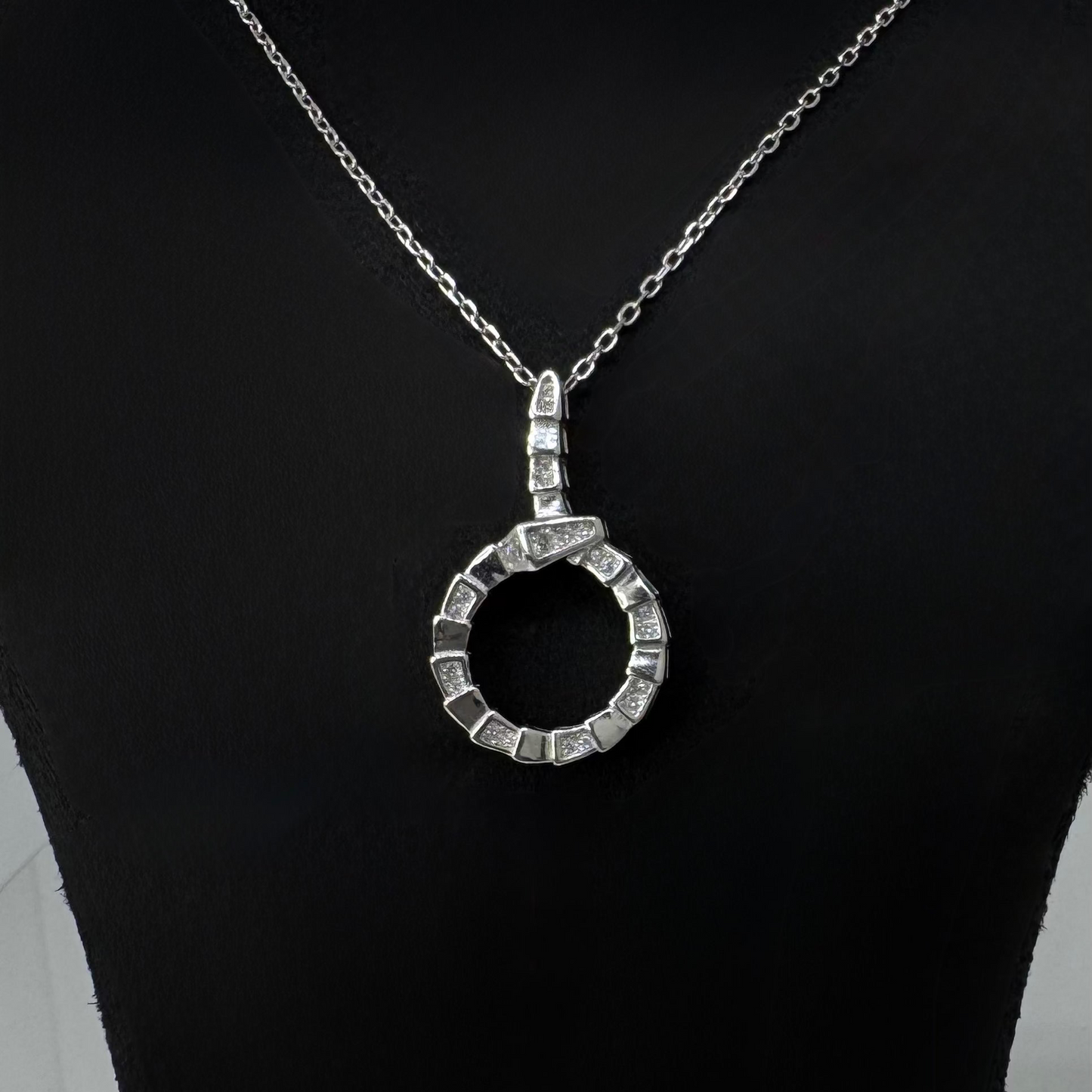Bvlgari Luxe Pendant Necklace