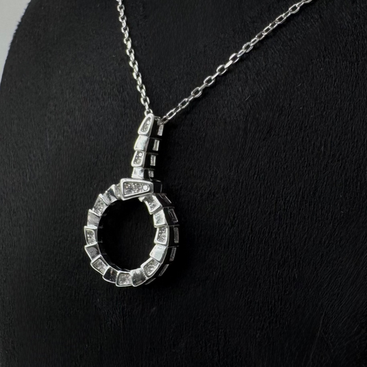 Bvlgari Luxe Pendant Necklace