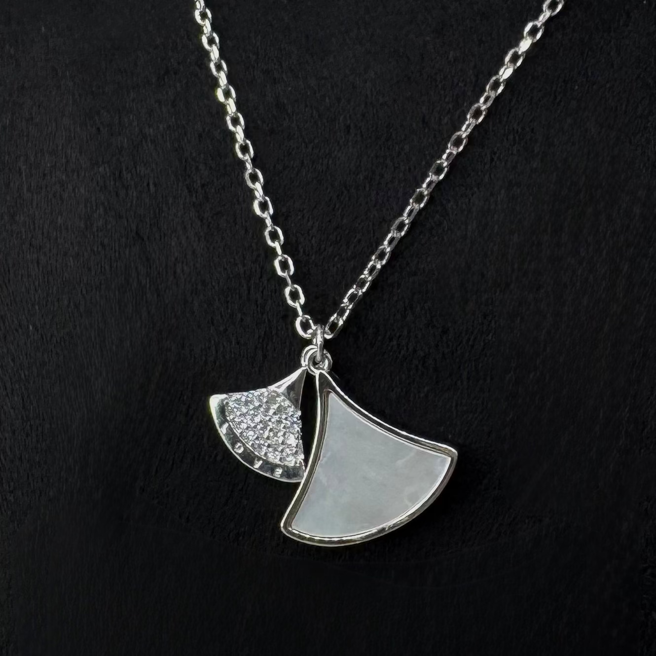 MOP pendant Necklace