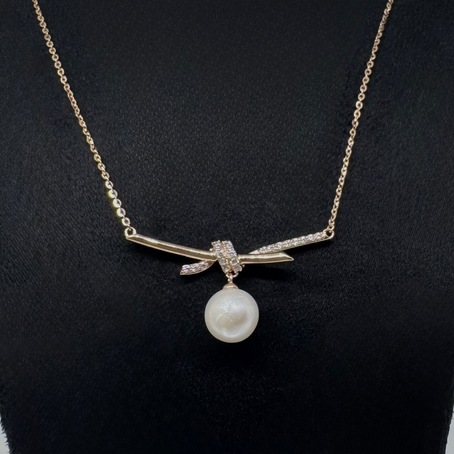Bow Pearl Pendant