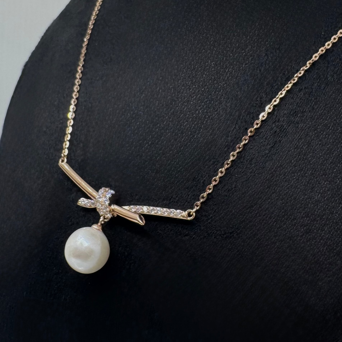 Bow Pearl Pendant
