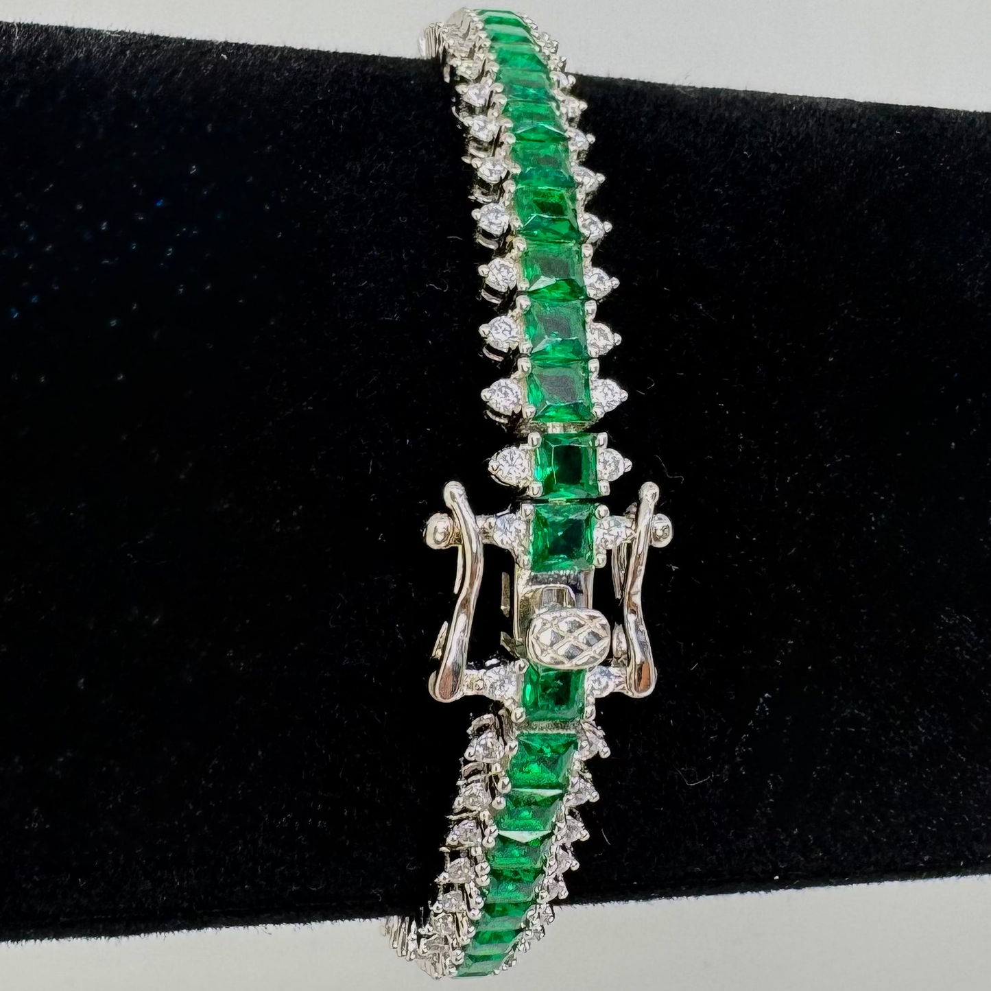 Green stone bracelet