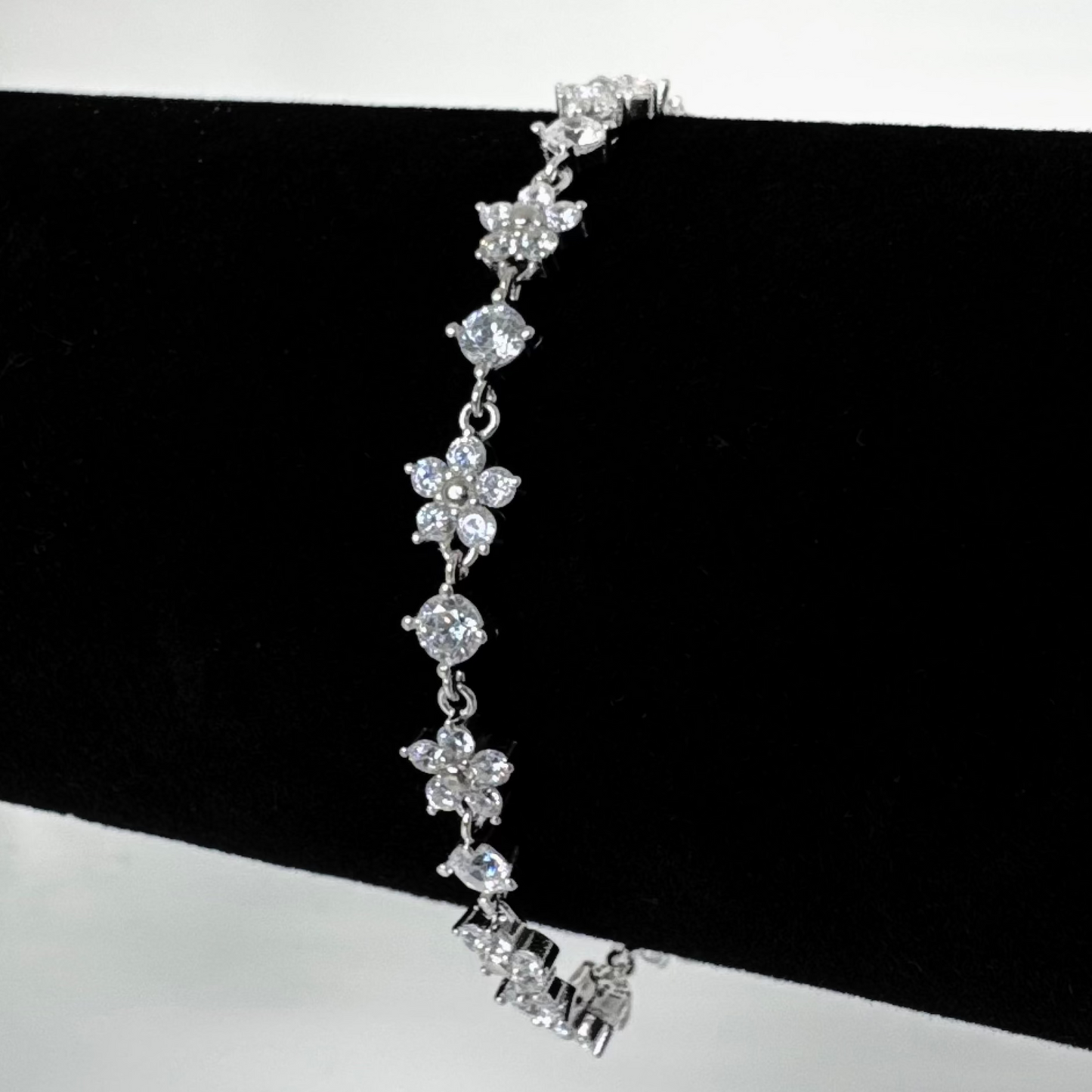 Lily Bracelet Female